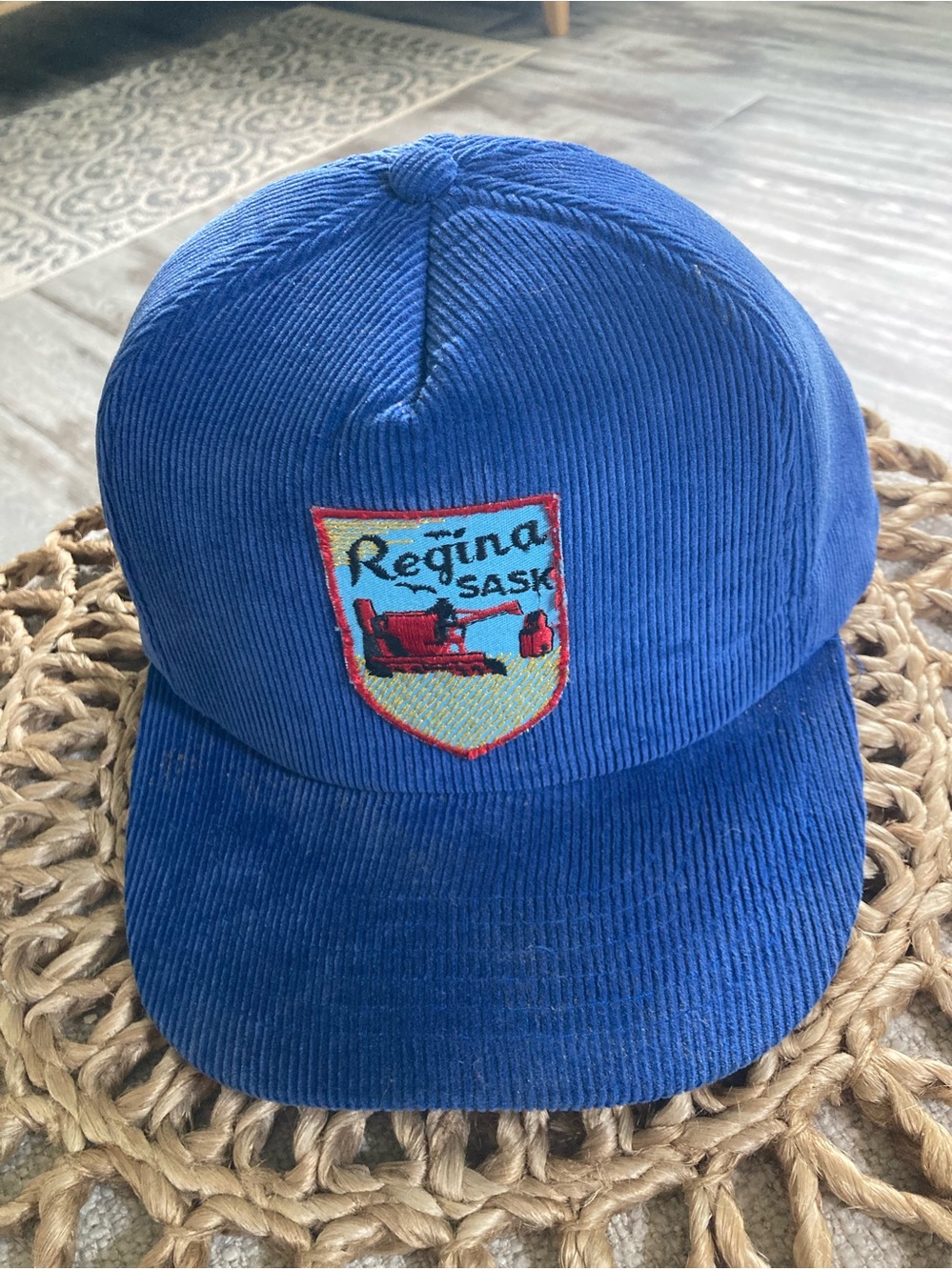🔥vintage international farming cap 🔥. Regina Saskatchewan. Blue corduroy